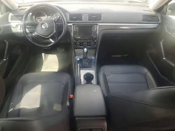 1VWBT7A38HC038469 2017 VOLKSWAGEN PASSAT - Image 8