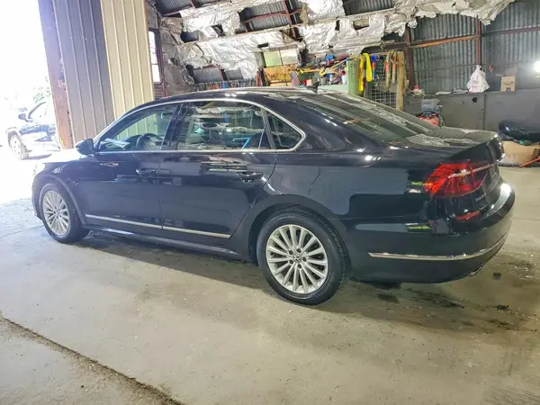 1VWBT7A38HC040013 2017 VOLKSWAGEN PASSAT - Image 2