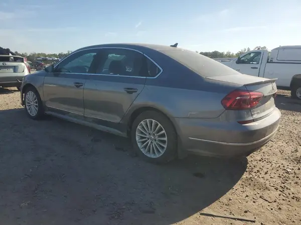 1VWBT7A38HC043350 2017 VOLKSWAGEN PASSAT - Image 2