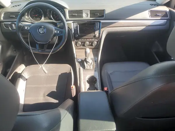 1VWBT7A38HC043350 2017 VOLKSWAGEN PASSAT - Image 8