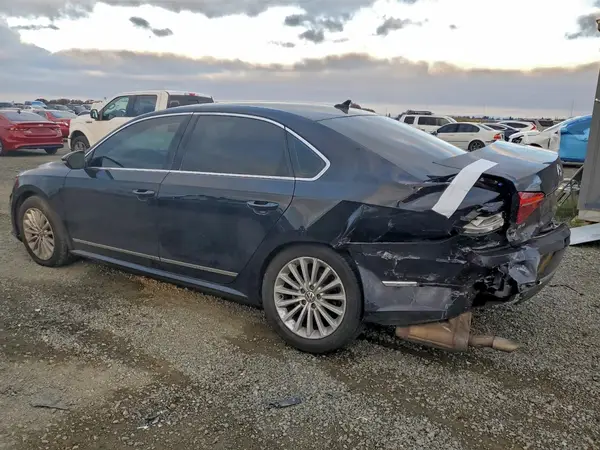 1VWBT7A38HC044434 2017 VOLKSWAGEN PASSAT - Image 2