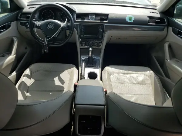 1VWBT7A38HC047012 2017 VOLKSWAGEN PASSAT - Image 8