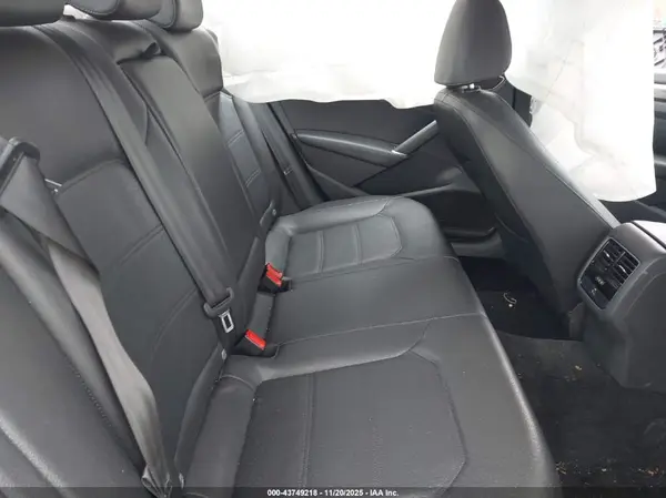 1VWBT7A38HC047172 2017 VOLKSWAGEN PASSAT - Image 8