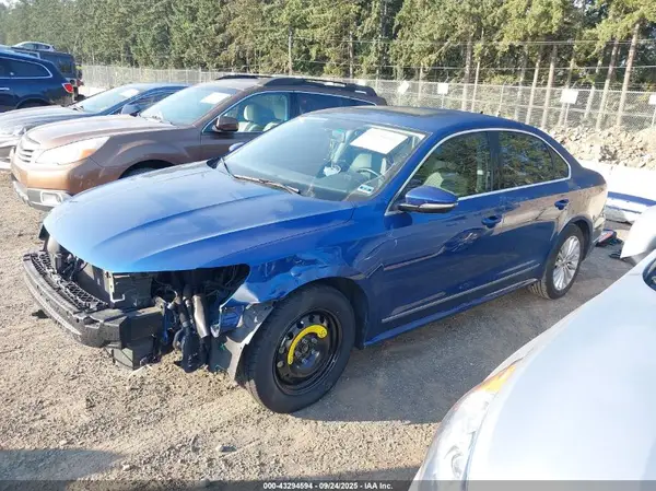 1VWBT7A38HC049181 2017 VOLKSWAGEN PASSAT - Image 2