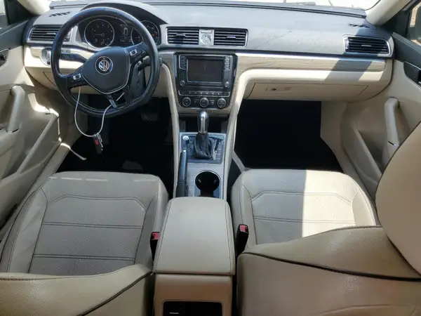 1VWBT7A38HC051755 2017 VOLKSWAGEN PASSAT - Image 8