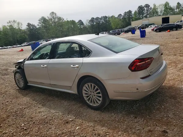 1VWBT7A38HC053120 2017 VOLKSWAGEN PASSAT - Image 2