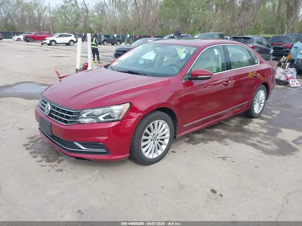 1VWBT7A38HC056308 2017 VOLKSWAGEN PASSAT - Image 2