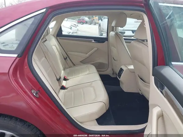 1VWBT7A38HC056308 2017 VOLKSWAGEN PASSAT - Image 8
