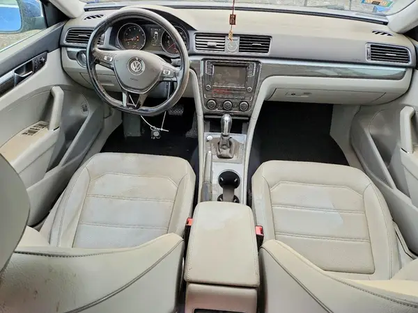 1VWBT7A38HC066935 2017 VOLKSWAGEN PASSAT - Image 8