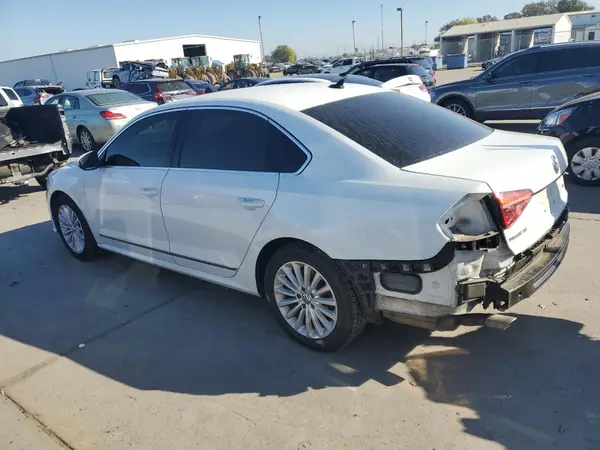 1VWBT7A38HC071469 2017 VOLKSWAGEN PASSAT - Image 2