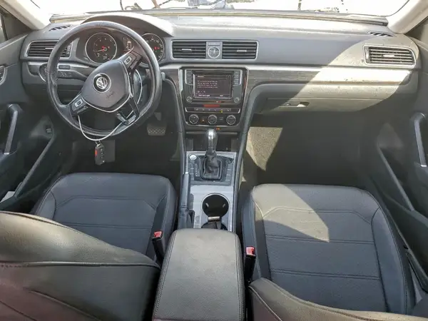 1VWBT7A38HC071844 2017 VOLKSWAGEN PASSAT - Image 8