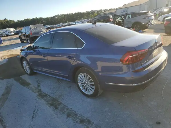 1VWBT7A38HC075361 2017 VOLKSWAGEN PASSAT - Image 2