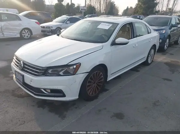 1VWBT7A39GC002806 2016 VOLKSWAGEN PASSAT - Image 2