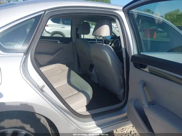 1VWBT7A39GC014261 2016 VOLKSWAGEN PASSAT - Image 8