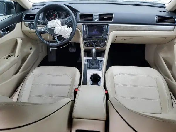 1VWBT7A39GC025955 2016 VOLKSWAGEN PASSAT - Image 8