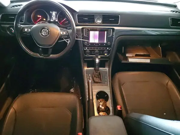 1VWBT7A39GC027236 2016 VOLKSWAGEN PASSAT - Image 8