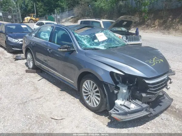1VWBT7A39GC043856 2016 VOLKSWAGEN PASSAT - Image 1