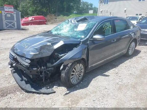 1VWBT7A39GC043856 2016 VOLKSWAGEN PASSAT - Image 2