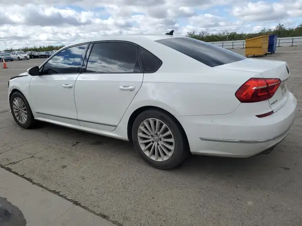1VWBT7A39GC045235 2016 VOLKSWAGEN PASSAT - Image 2