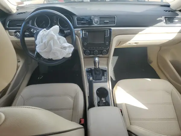 1VWBT7A39GC057532 2016 VOLKSWAGEN PASSAT - Image 8