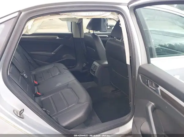 1VWBT7A39GC063234 2016 VOLKSWAGEN PASSAT - Image 8
