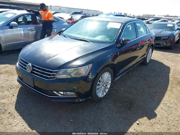 1VWBT7A39GC063900 2016 VOLKSWAGEN PASSAT - Image 2