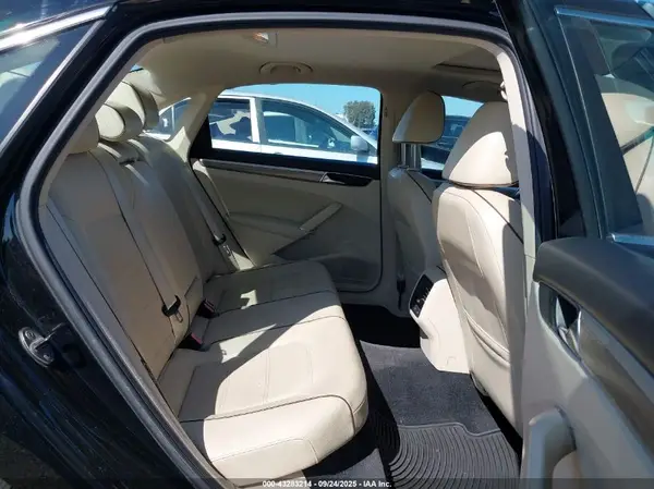 1VWBT7A39GC063900 2016 VOLKSWAGEN PASSAT - Image 8