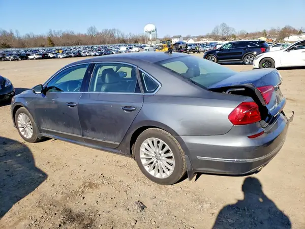 1VWBT7A39GC067395 2016 VOLKSWAGEN PASSAT - Image 2