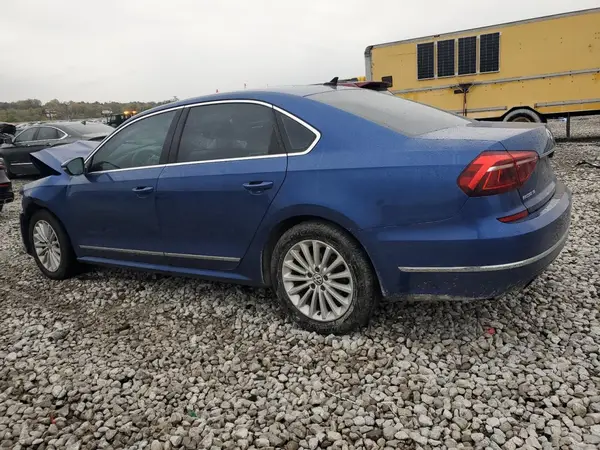 1VWBT7A39HC000412 2017 VOLKSWAGEN PASSAT - Image 2