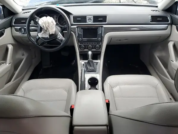 1VWBT7A39HC000412 2017 VOLKSWAGEN PASSAT - Image 8