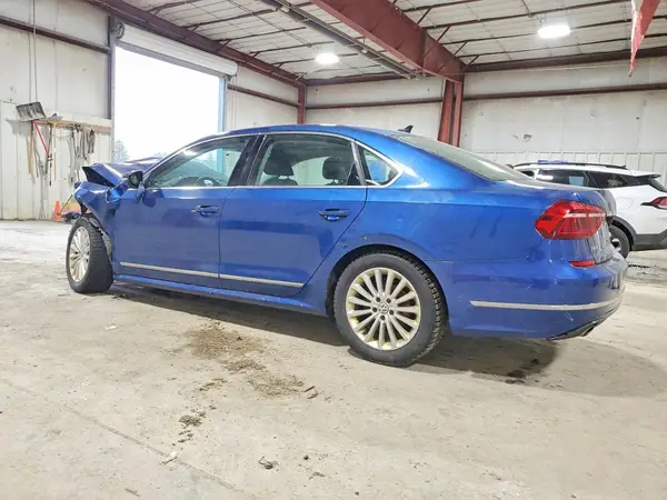 1VWBT7A39HC001883 2017 VOLKSWAGEN PASSAT - Image 2
