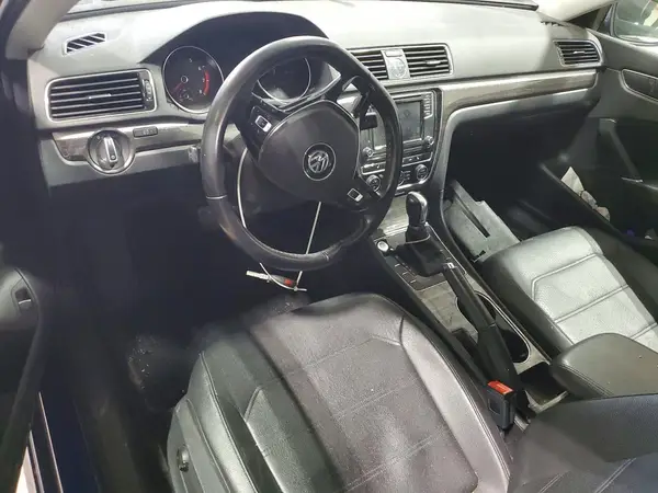 1VWBT7A39HC001883 2017 VOLKSWAGEN PASSAT - Image 8