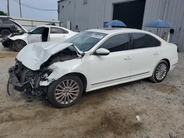 1VWBT7A39HC002564 2017 VOLKSWAGEN PASSAT - Image 1