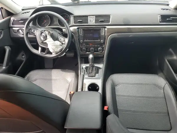 1VWBT7A39HC002564 2017 VOLKSWAGEN PASSAT - Image 8