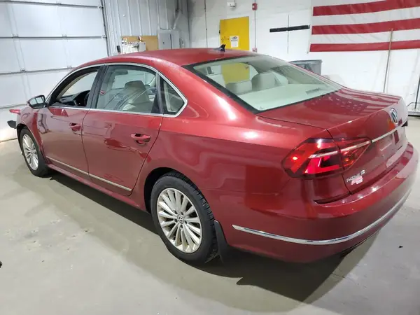 1VWBT7A39HC006503 2017 VOLKSWAGEN PASSAT - Image 2