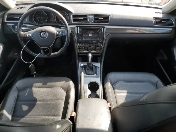 1VWBT7A39HC006887 2017 VOLKSWAGEN PASSAT - Image 8
