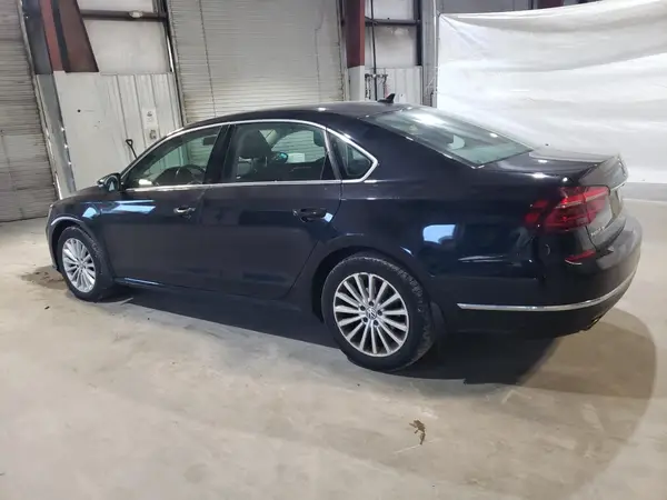 1VWBT7A39HC007165 2017 VOLKSWAGEN PASSAT - Image 2