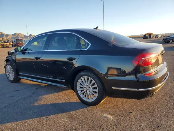 1VWBT7A39HC010938 2017 VOLKSWAGEN PASSAT - Image 2