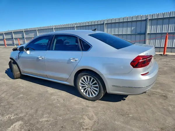 1VWBT7A39HC011006 2017 VOLKSWAGEN PASSAT - Image 2