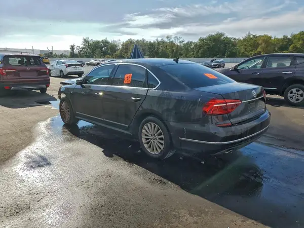1VWBT7A39HC019137 2017 VOLKSWAGEN PASSAT - Image 2