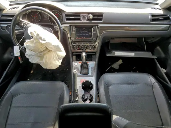 1VWBT7A39HC019137 2017 VOLKSWAGEN PASSAT - Image 8