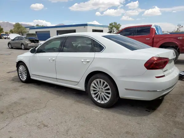 1VWBT7A39HC021308 2017 VOLKSWAGEN PASSAT - Image 2