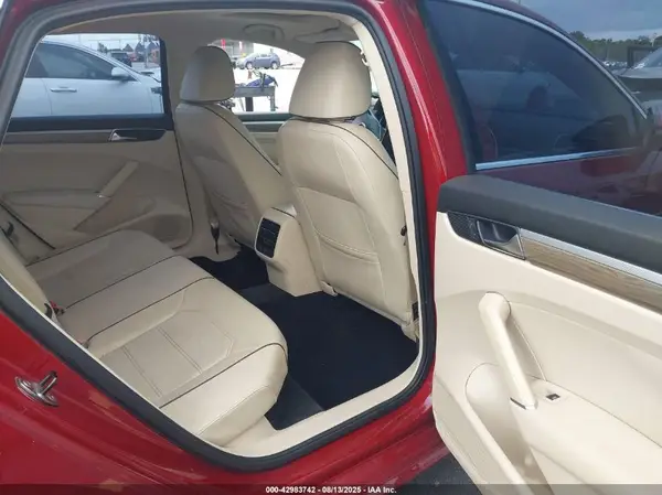 1VWBT7A39HC021938 2017 VOLKSWAGEN PASSAT - Image 8