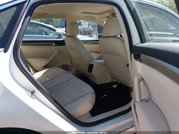 1VWBT7A39HC026816 2017 VOLKSWAGEN PASSAT - Image 8