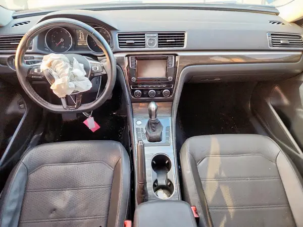 1VWBT7A39HC027867 2017 VOLKSWAGEN PASSAT - Image 8