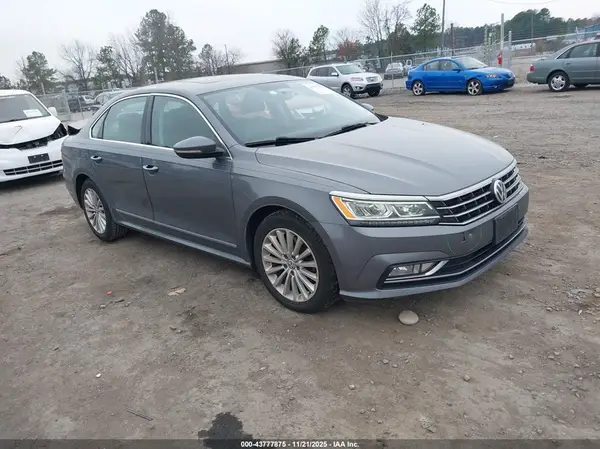 1VWBT7A39HC028601 2017 VOLKSWAGEN PASSAT - Image 1