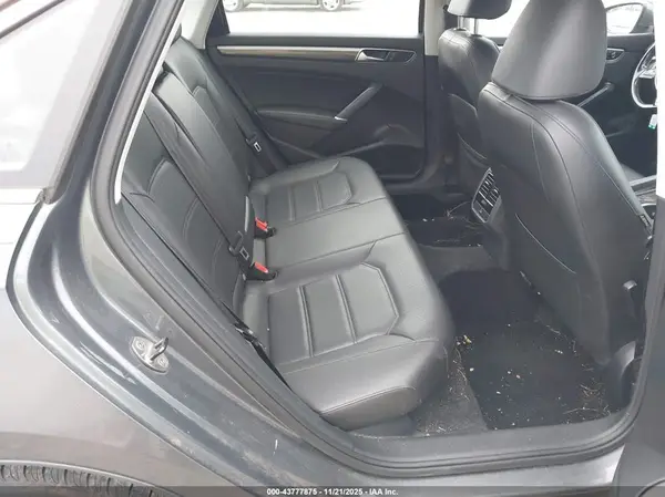 1VWBT7A39HC028601 2017 VOLKSWAGEN PASSAT - Image 8