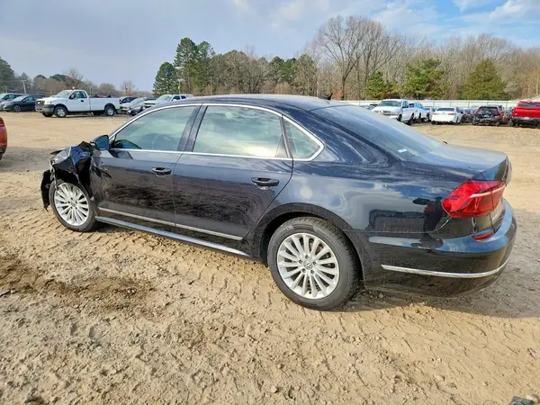 1VWBT7A39HC030445 2017 VOLKSWAGEN PASSAT - Image 2