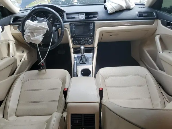 1VWBT7A39HC030560 2017 VOLKSWAGEN PASSAT - Image 8