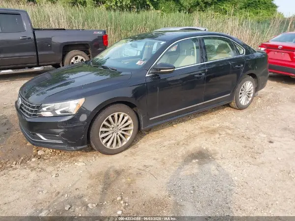 1VWBT7A39HC032213 2017 VOLKSWAGEN PASSAT - Image 2